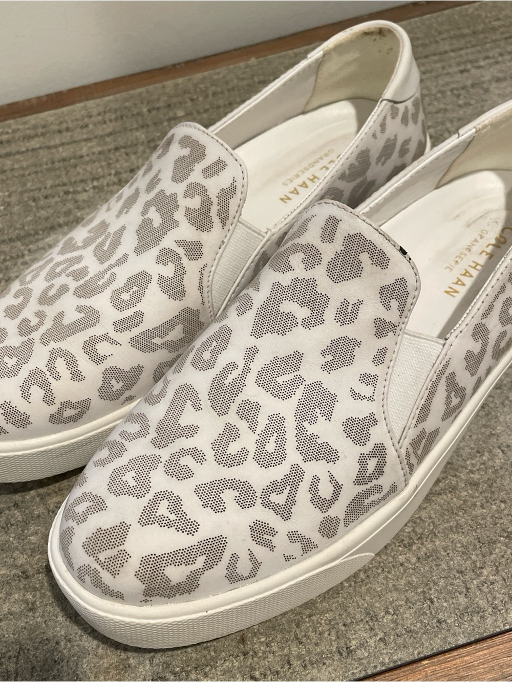 Cole Haan Grand Pro Spectator Sneaker Size 9 Gray White Leopard Print Athleisure